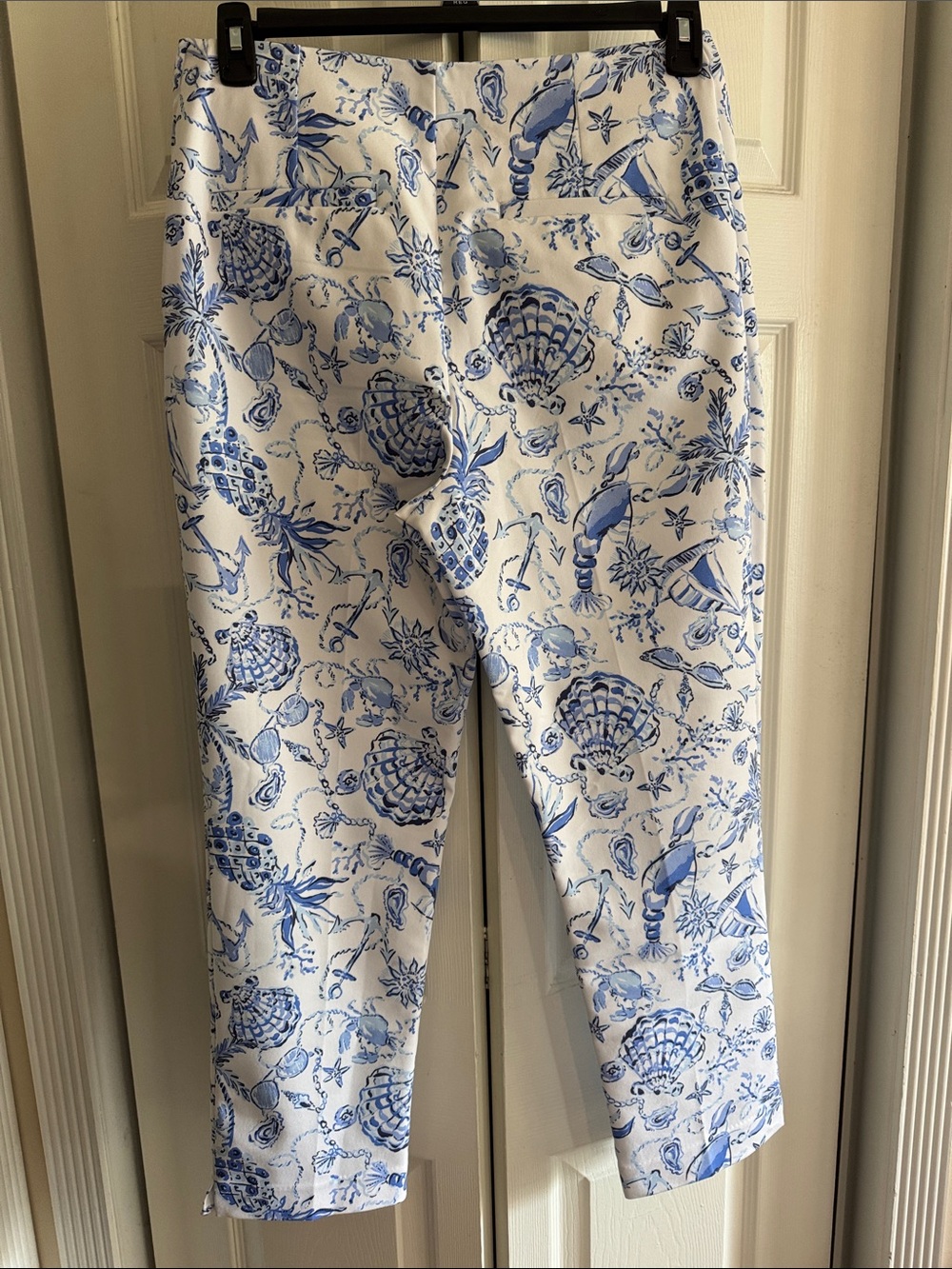 NWT Lilly Pulitzer Blue & White Nautical Shell Lobster Print Crop Pants Size 10 - Picture 8 of 8